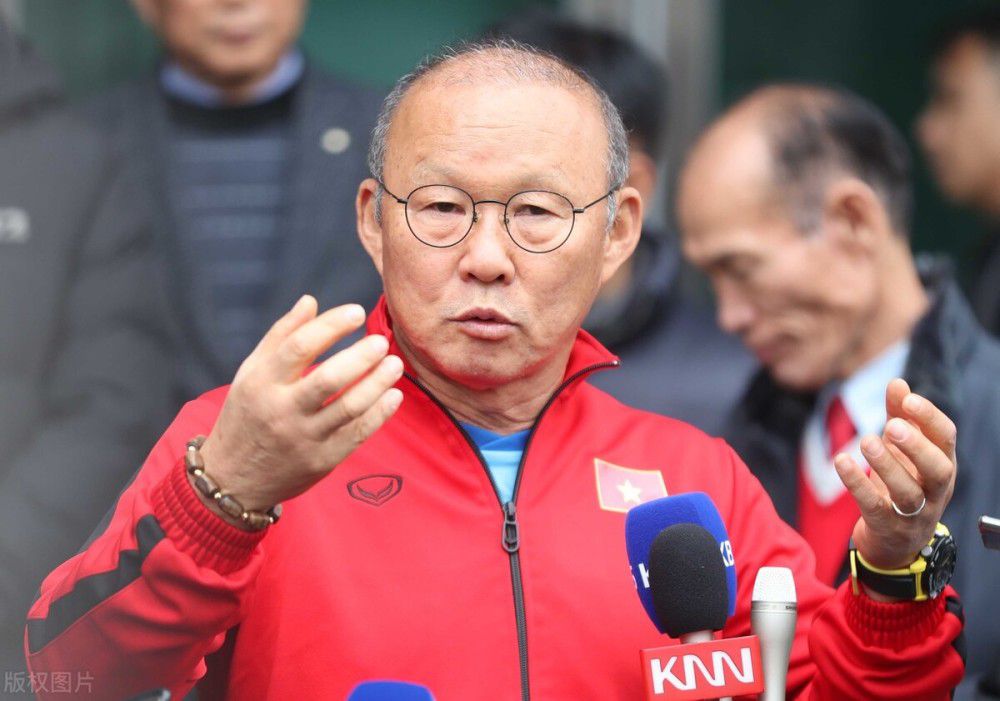 第56分钟，普埃尔塔斯外围兜射，这球偏出远门柱。